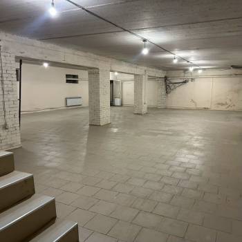Сдается Нежилое помещение, 210 м²