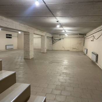 Сдается Нежилое помещение, 210 м²
