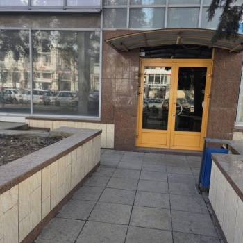 Сдается Нежилое помещение, 170 м²