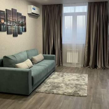 Сдается 1-комнатная квартира, 55 м²