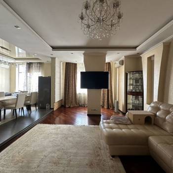 Продается Многокомнатная квартира, 157 м²