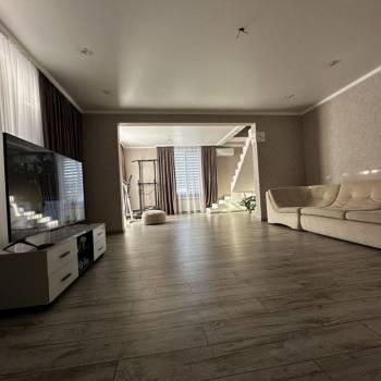 Продается Многокомнатная квартира, 160 м²