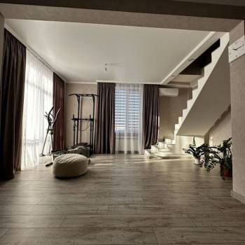Продается Многокомнатная квартира, 160 м²