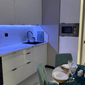 Продается 1-комнатная квартира, 42 м²