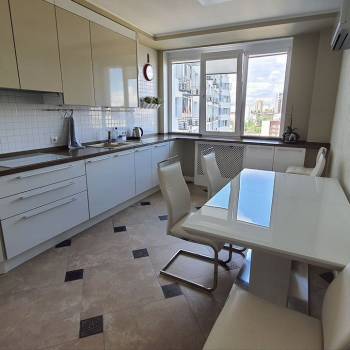 Продается 2-х комнатная квартира, 75 м²