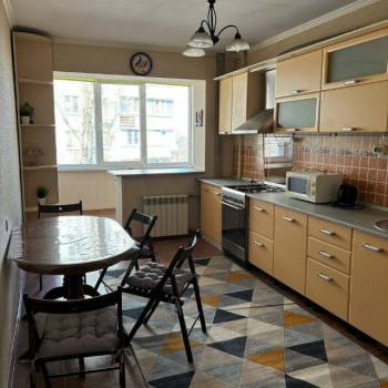 Сдается Многокомнатная квартира, 80 м²