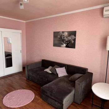 Сдается 1-комнатная квартира, 40 м²