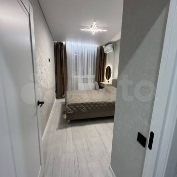 Продается 1-комнатная квартира, 42 м²