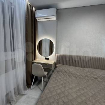 Продается 1-комнатная квартира, 42 м²