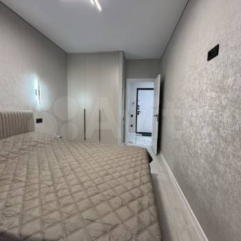 Продается 1-комнатная квартира, 42 м²