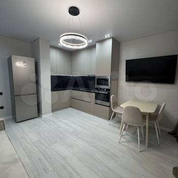 Продается 1-комнатная квартира, 42 м²
