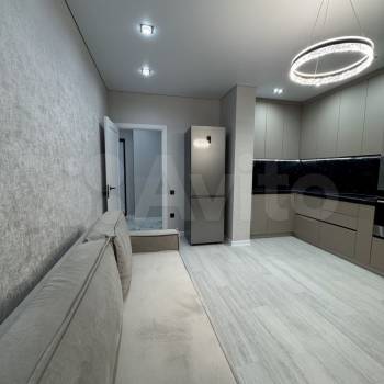 Продается 1-комнатная квартира, 42 м²
