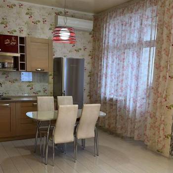 Сдается 1-комнатная квартира, 52 м²