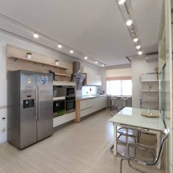 Продается 2-х комнатная квартира, 101,6 м²
