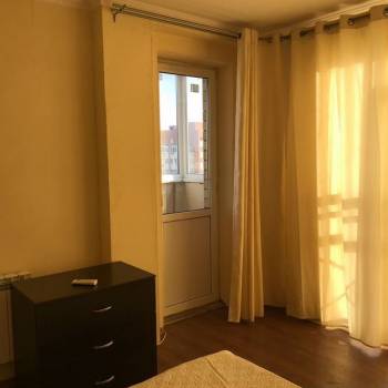 Продается 1-комнатная квартира, 53 м²