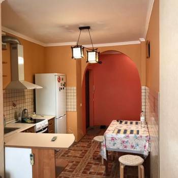 Продается 1-комнатная квартира, 53 м²