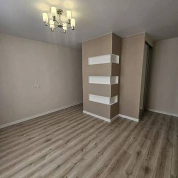 Продается 1-комнатная квартира, 37 м²