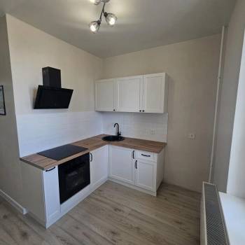 Продается 1-комнатная квартира, 37 м²