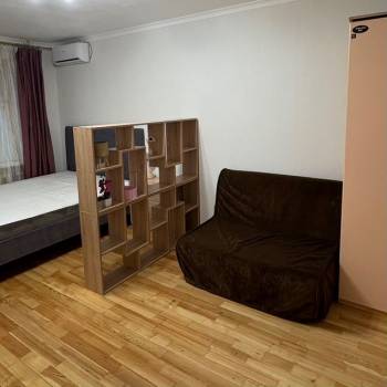 Сдается 1-комнатная квартира, 49,5 м²
