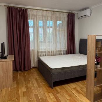 Сдается 1-комнатная квартира, 49,5 м²