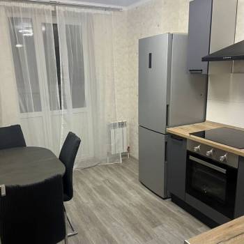 Сдается 1-комнатная квартира, 42 м²