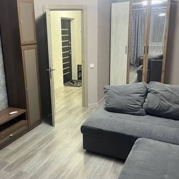 Сдается 1-комнатная квартира, 42 м²