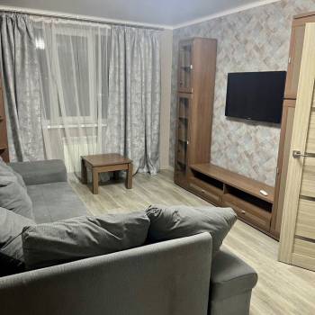 Сдается 1-комнатная квартира, 42 м²