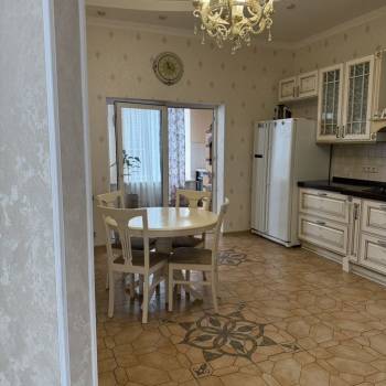 Продается Дом, 180 м²