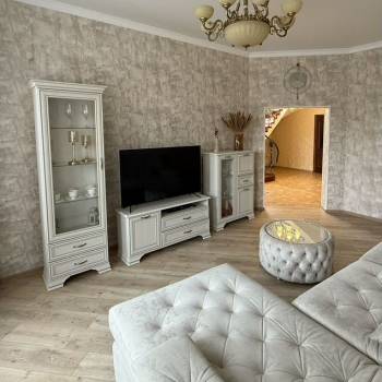 Продается Дом, 180 м²