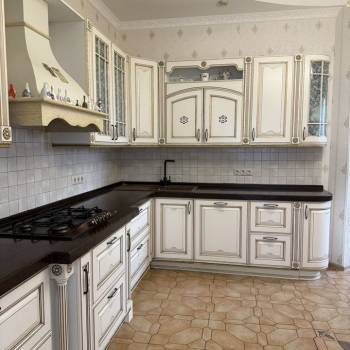 Продается Дом, 180 м²