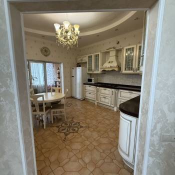 Продается Дом, 180 м²