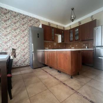 Продается Дом, 230 м²