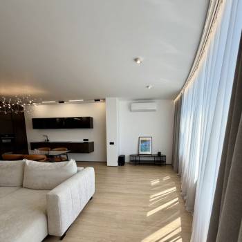 Продается 2-х комнатная квартира, 80 м²