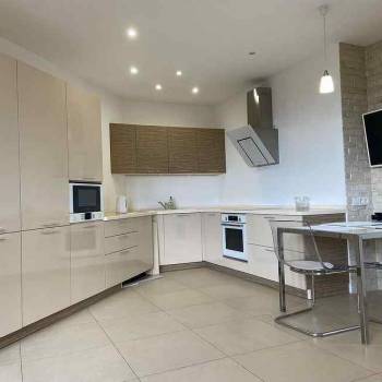 Сдается 2-х комнатная квартира, 76 м²