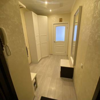 Продается 1-комнатная квартира, 42 м²