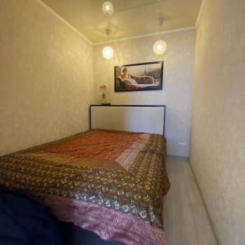 Продается 1-комнатная квартира, 42 м²