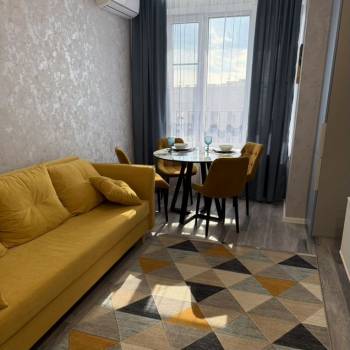 Сдается 1-комнатная квартира, 42 м²