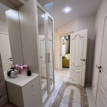 Продается 1-комнатная квартира, 42 м²