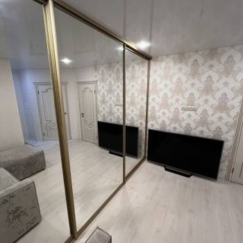 Продается 1-комнатная квартира, 42 м²
