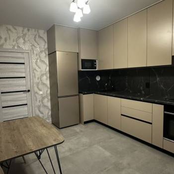 Сдается 1-комнатная квартира, 43 м²