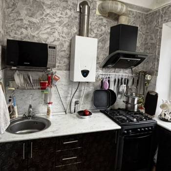 Продается Многокомнатная квартира, 60 м²