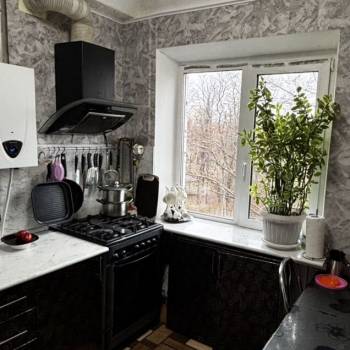 Продается Многокомнатная квартира, 60 м²