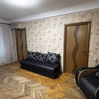 Продается Многокомнатная квартира, 60 м²