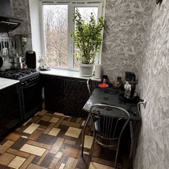 Продается Многокомнатная квартира, 60 м²