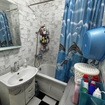 Продается Многокомнатная квартира, 60 м²