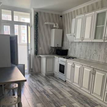 Сдается 1-комнатная квартира, 42 м²