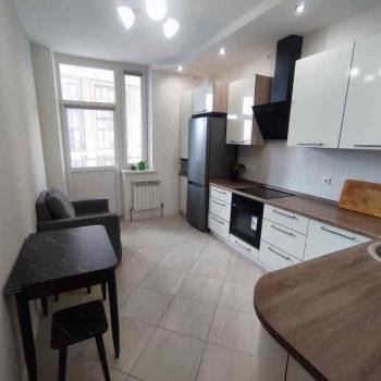 Сдается 1-комнатная квартира, 42 м²
