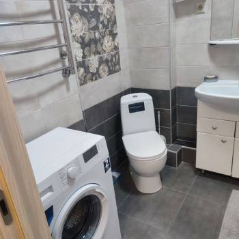 Сдается 1-комнатная квартира, 42 м²