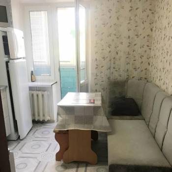 Продается 1-комнатная квартира, 37 м²