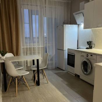 Сдается 1-комнатная квартира, 39 м²